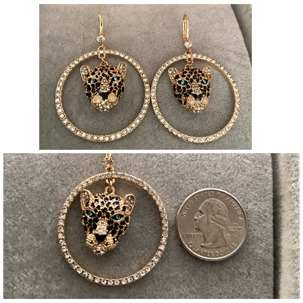 🪻 NWT Leppard Chrystal Hop Earrings w/ Green Eyes